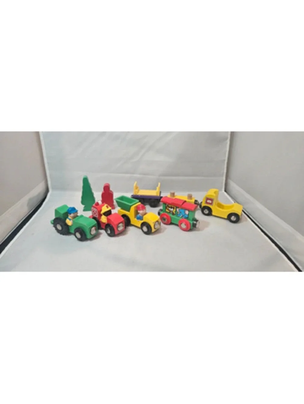 Wooden Magnetic Train & Vehicle Lot